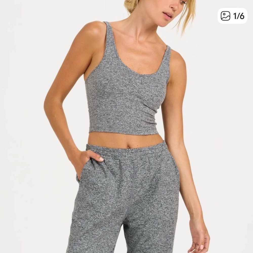 Vuori Halo Performance Tank Top Heather Gray XS Built-In Bra